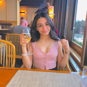 Meet your Posher, Alexys